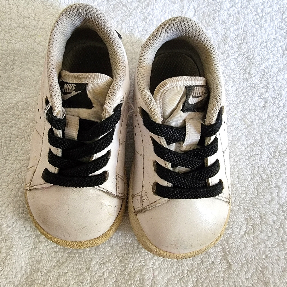 4C Nike Sneakers